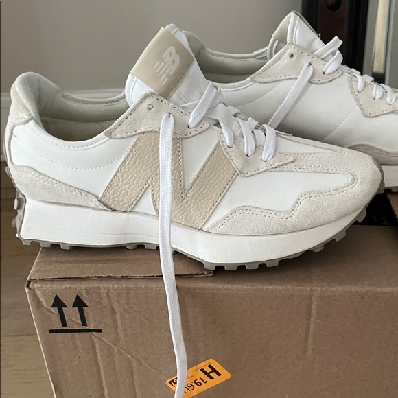 New Balance Cream Casual Sneakers - Picture 2 of 11